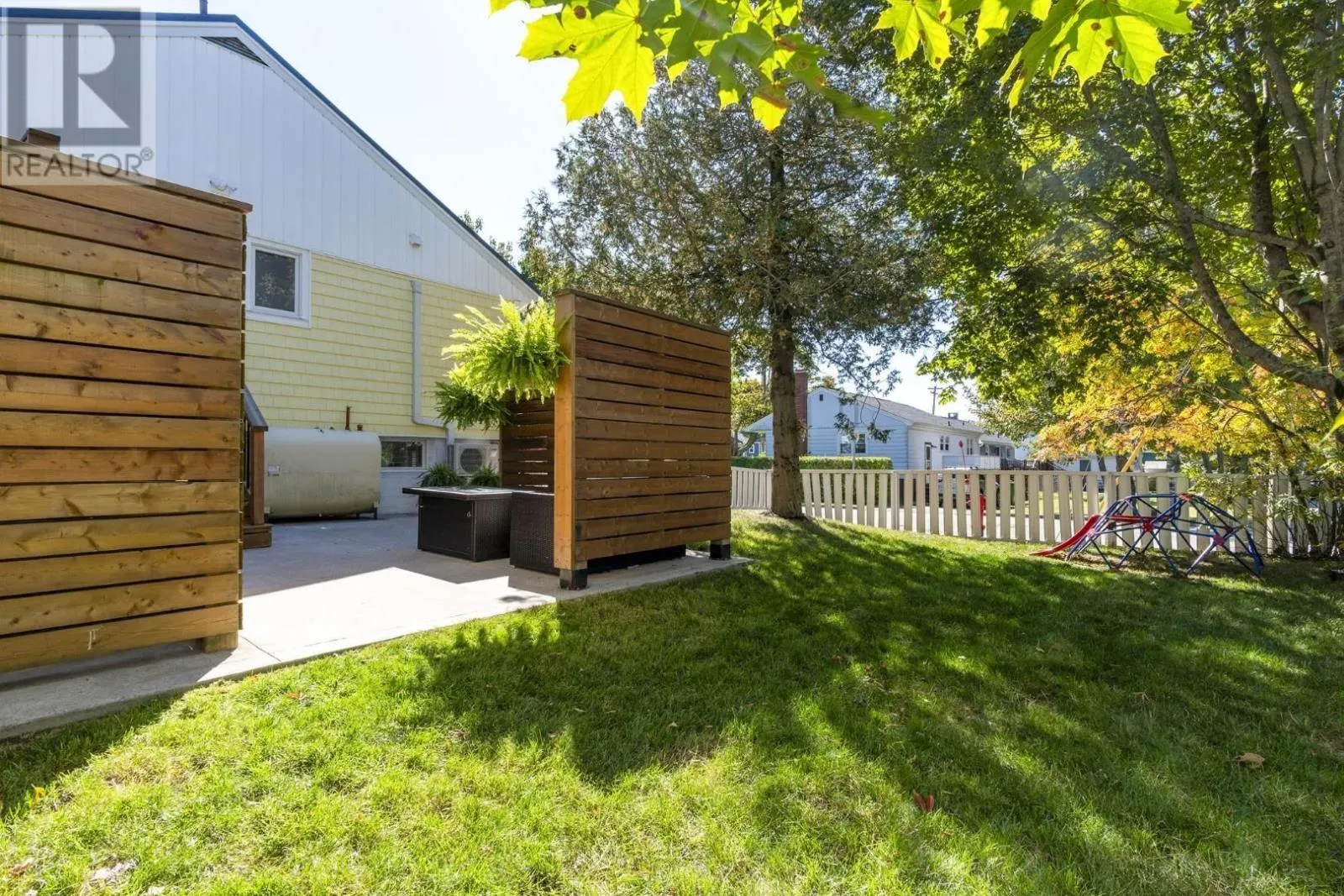 2 Ryland Avenue