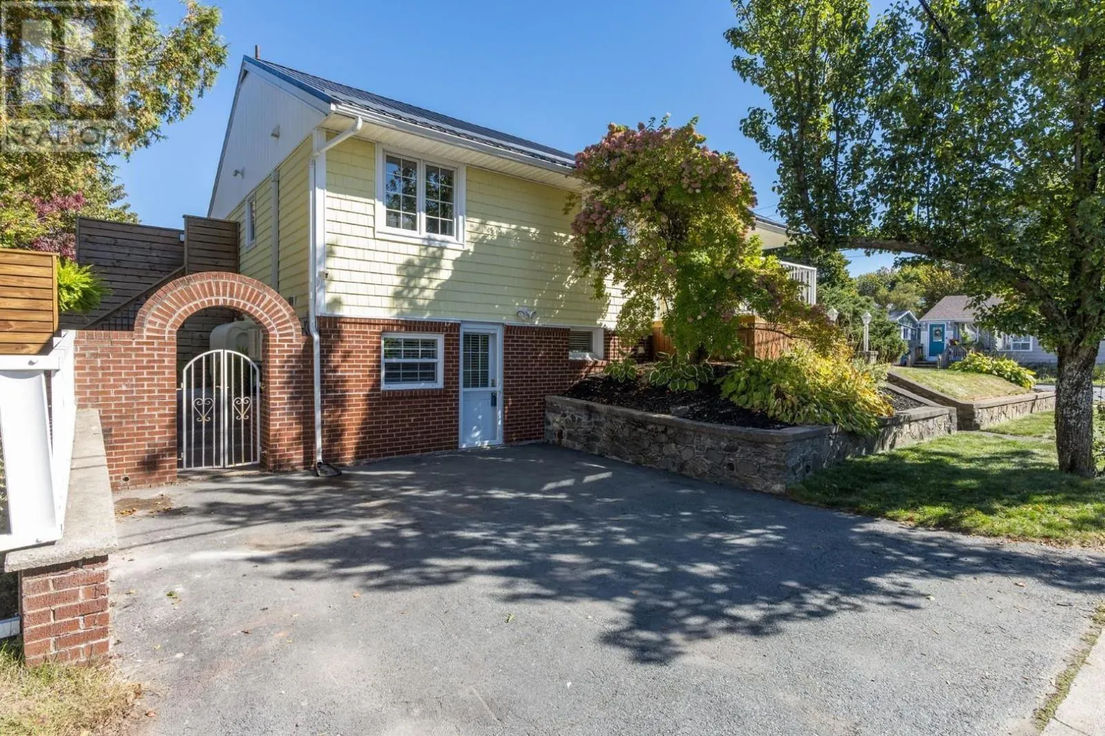 2 Ryland Avenue