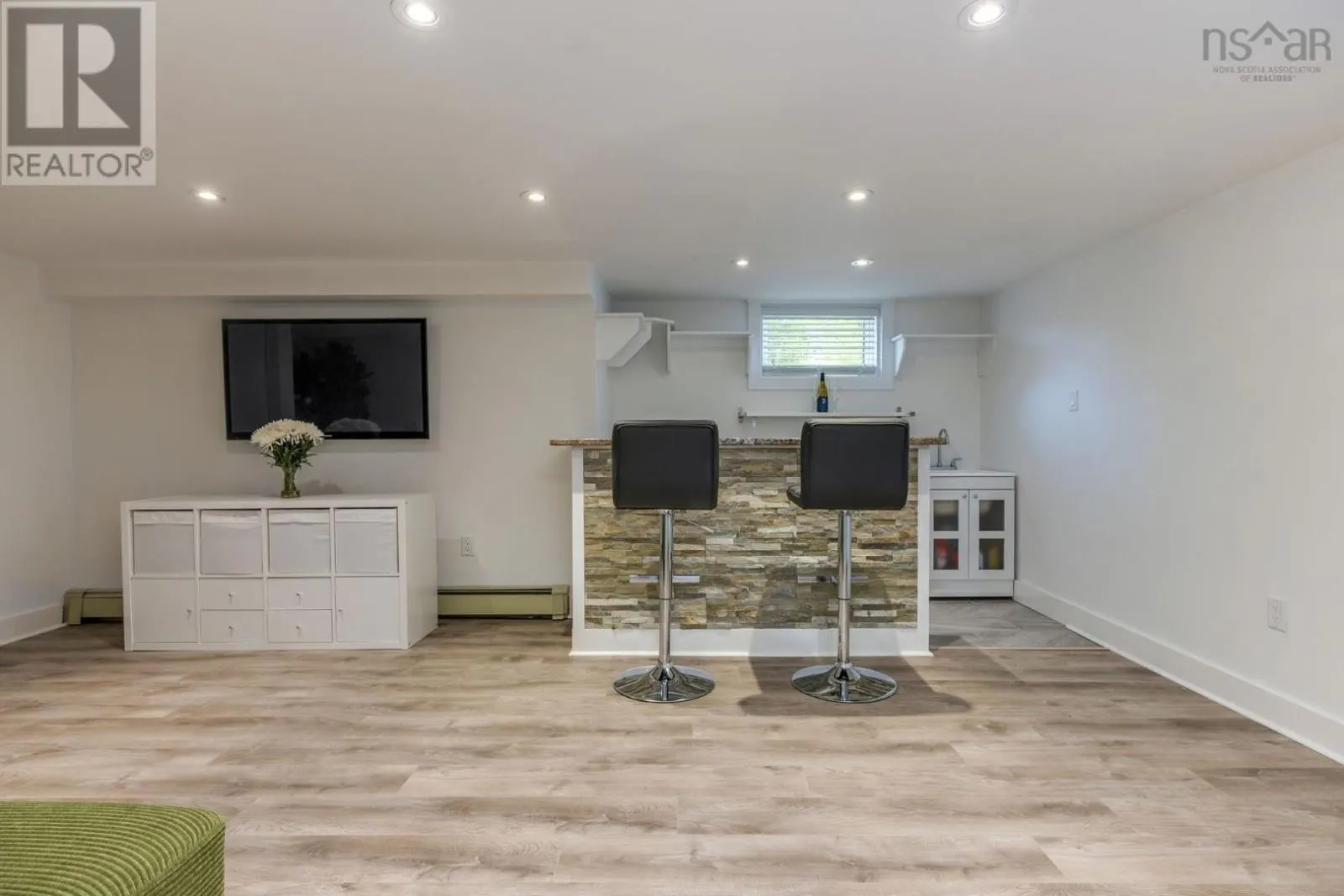 2 Ryland Avenue
