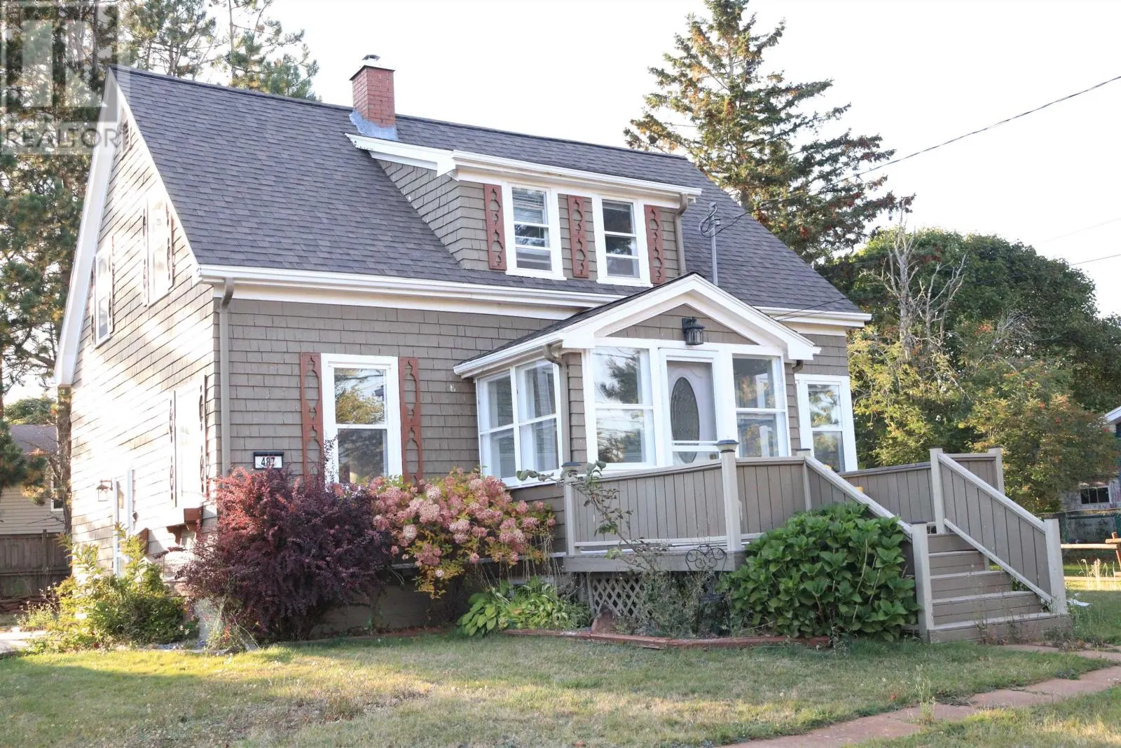 487 South Drive