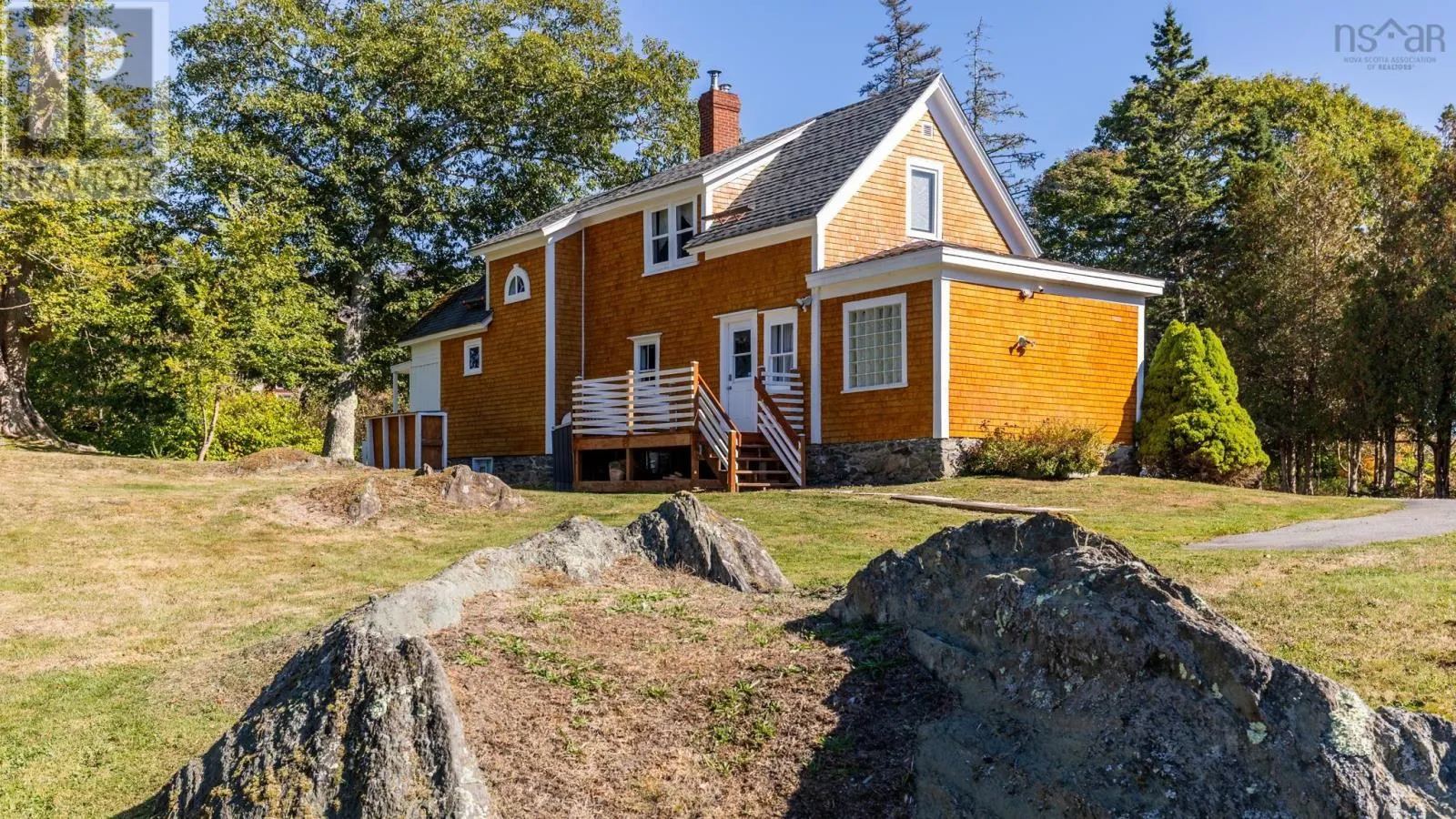 47 Lakeside Road