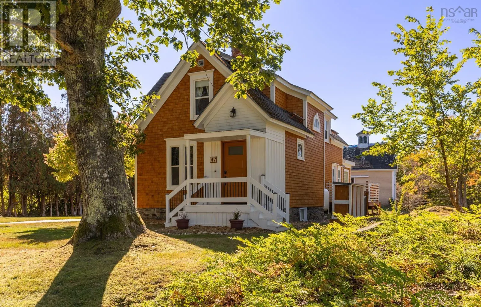 47 Lakeside Road