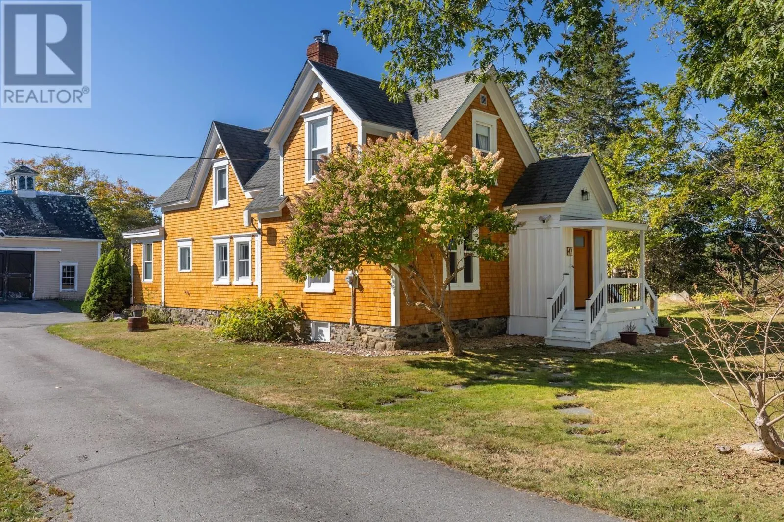 47 Lakeside Road