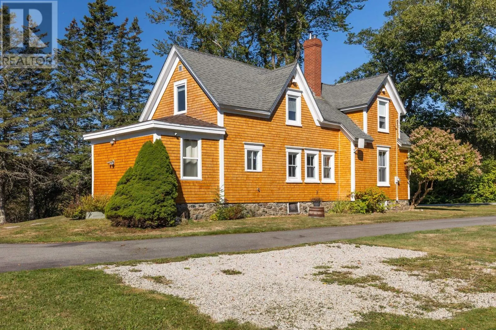47 Lakeside Road