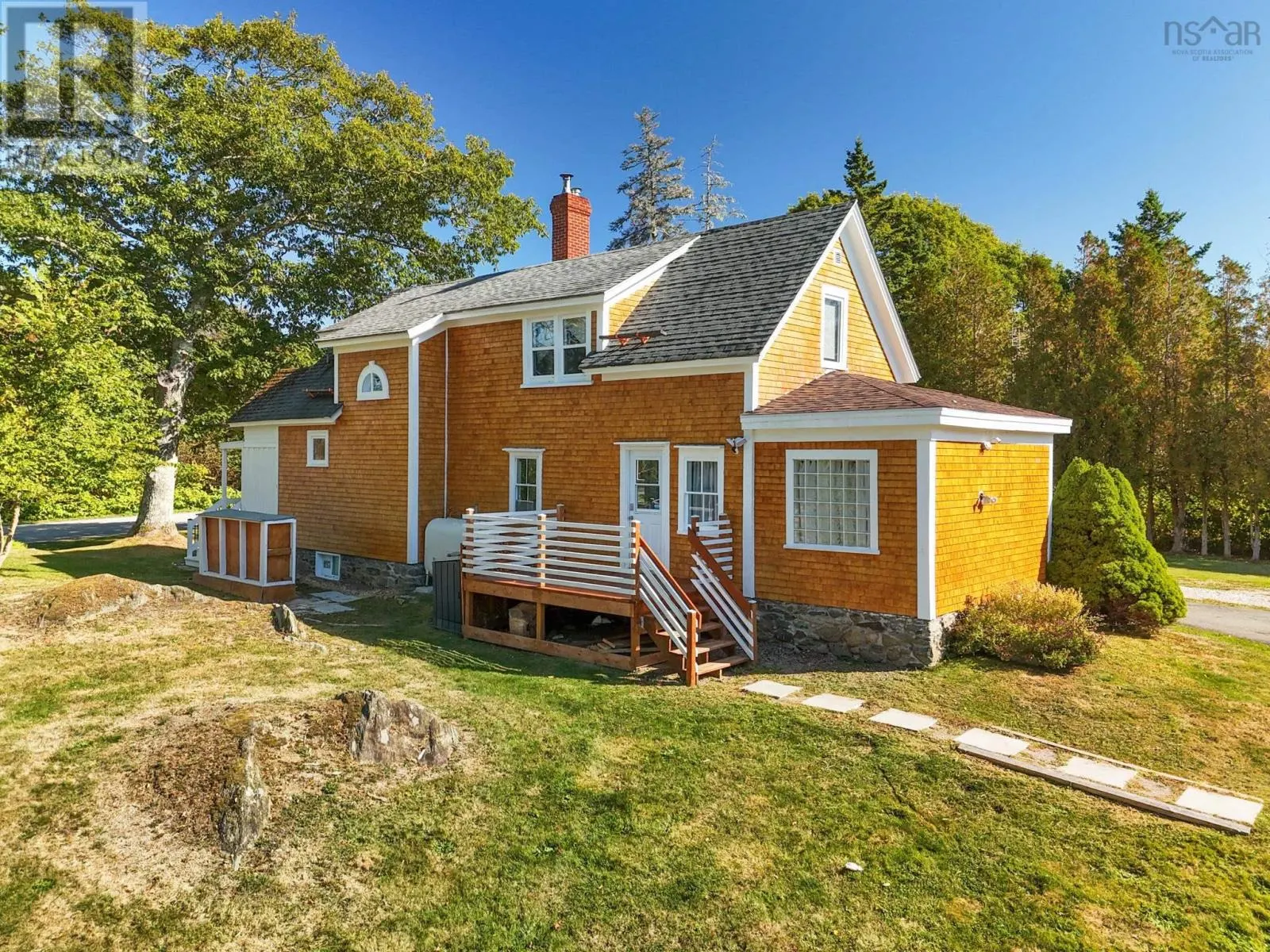47 Lakeside Road