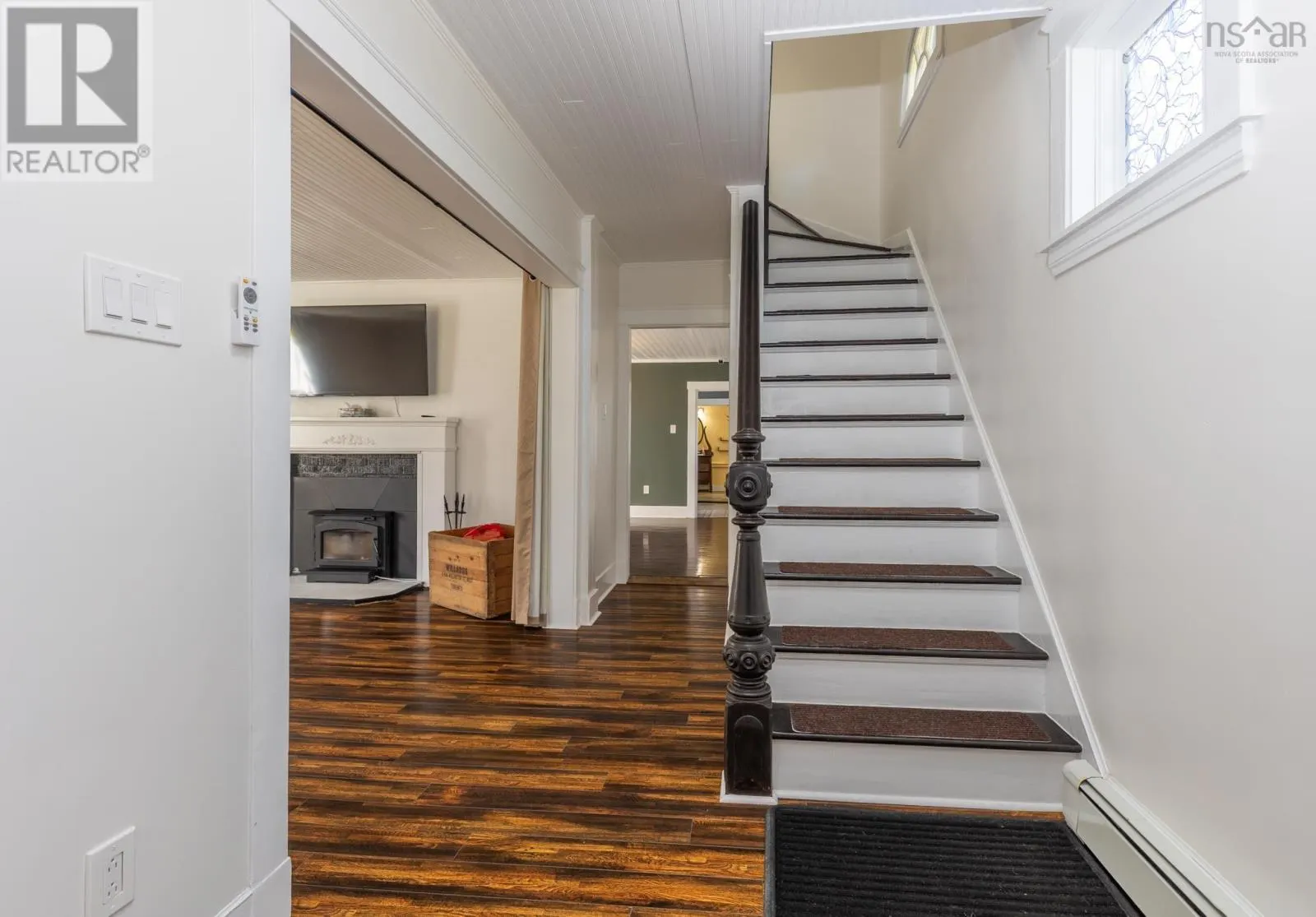 47 Lakeside Road