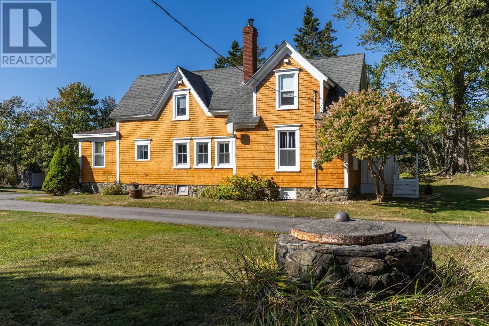 47 Lakeside Road