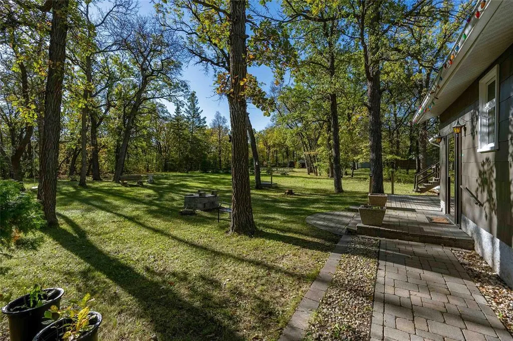 3293 Henderson Highway