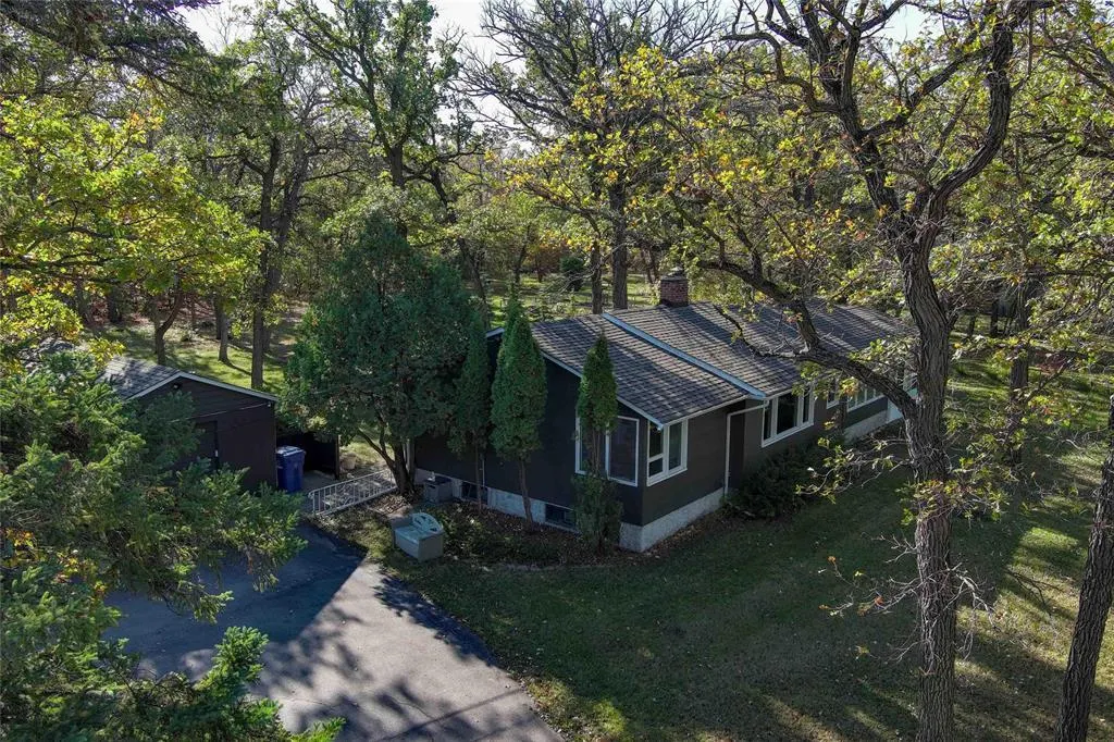 3293 Henderson Highway