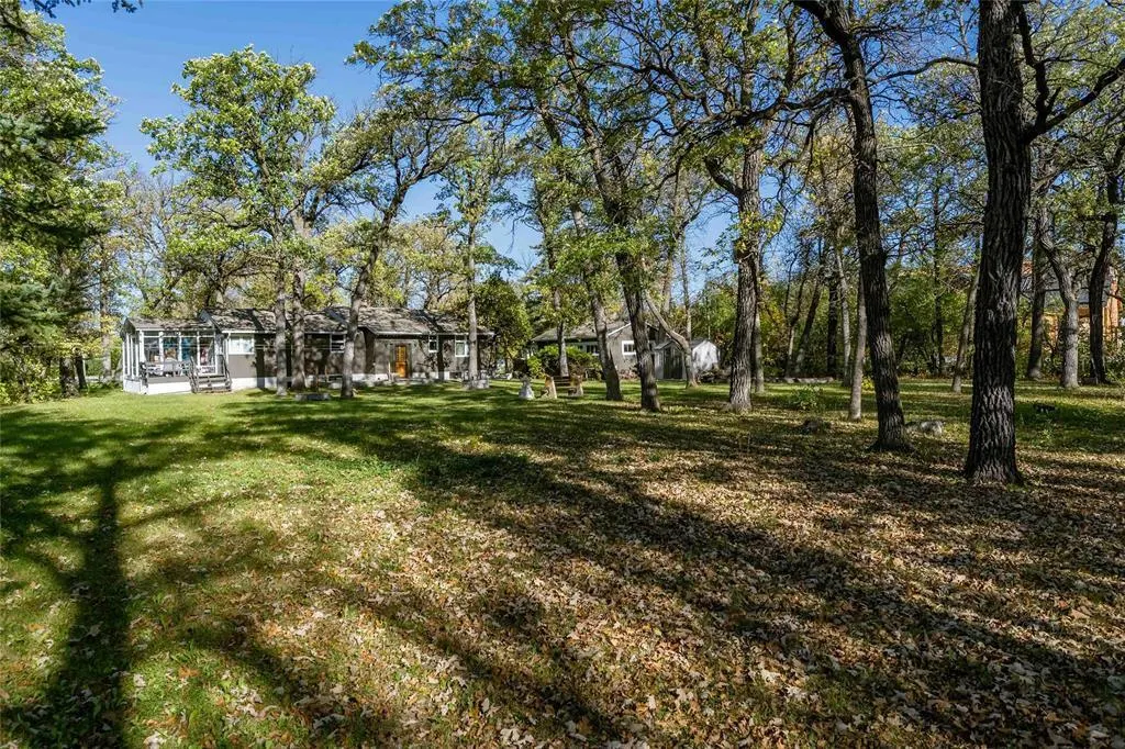 3293 Henderson Highway