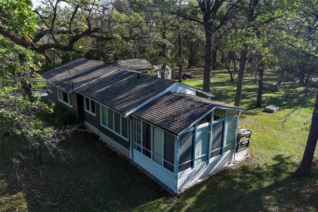 3293 Henderson Highway