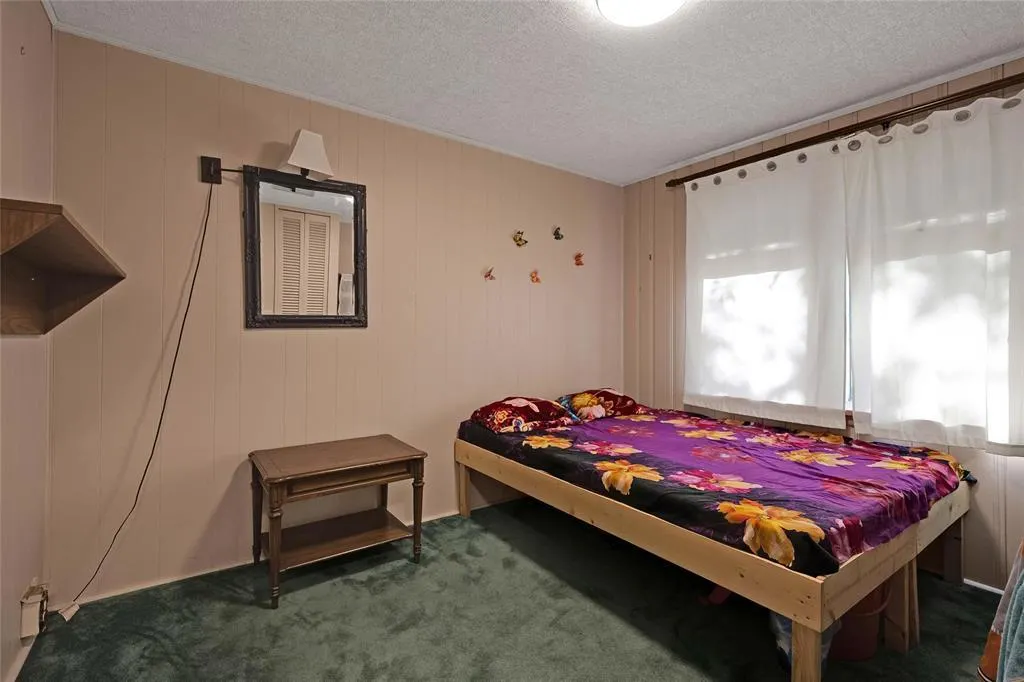 3293 Henderson Highway