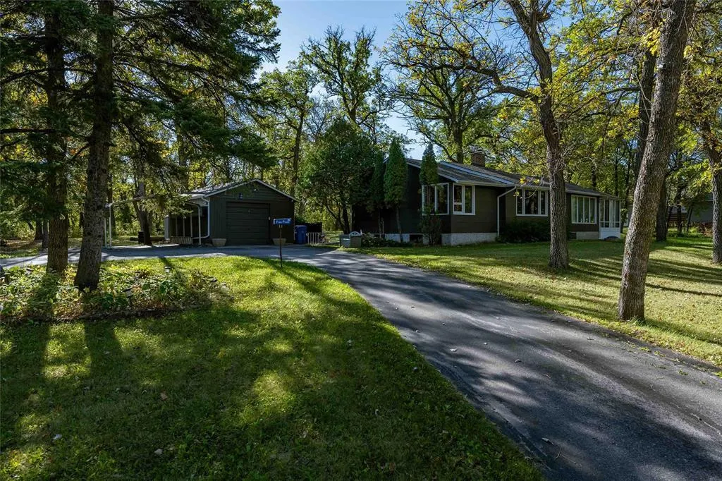 3293 Henderson Highway
