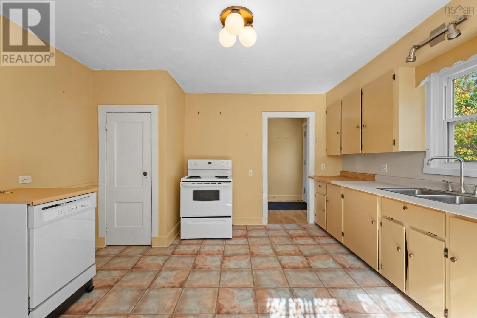 42 Charles Hiltz Road