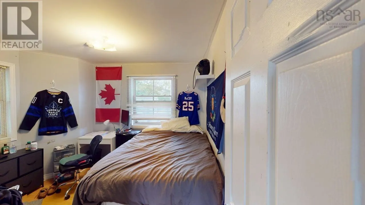 14 Mariner Drive