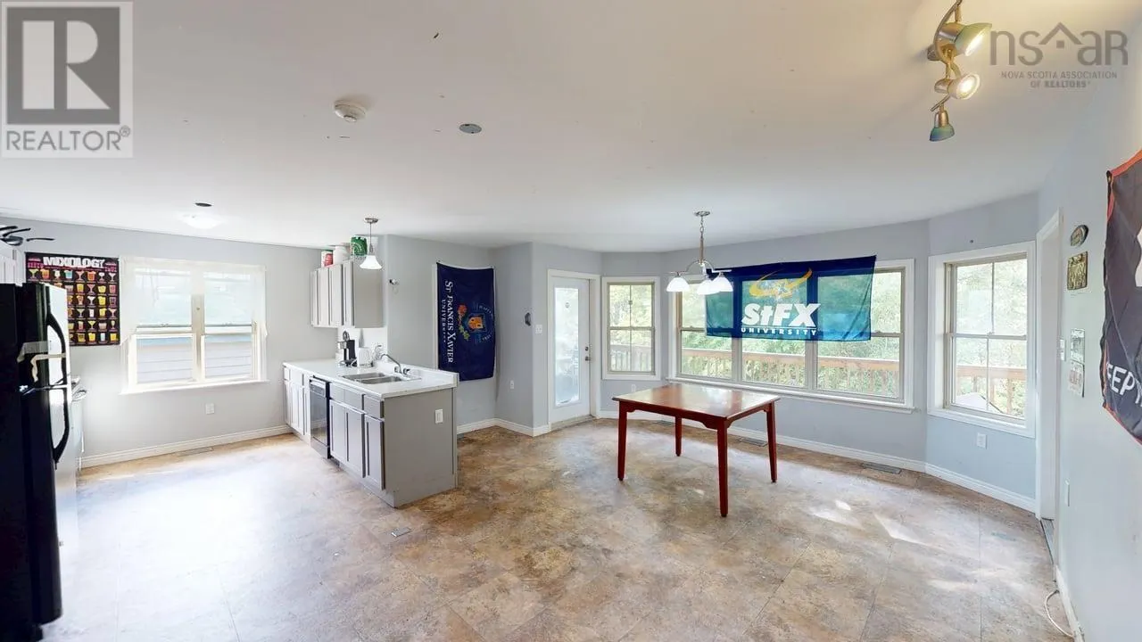 14 Mariner Drive