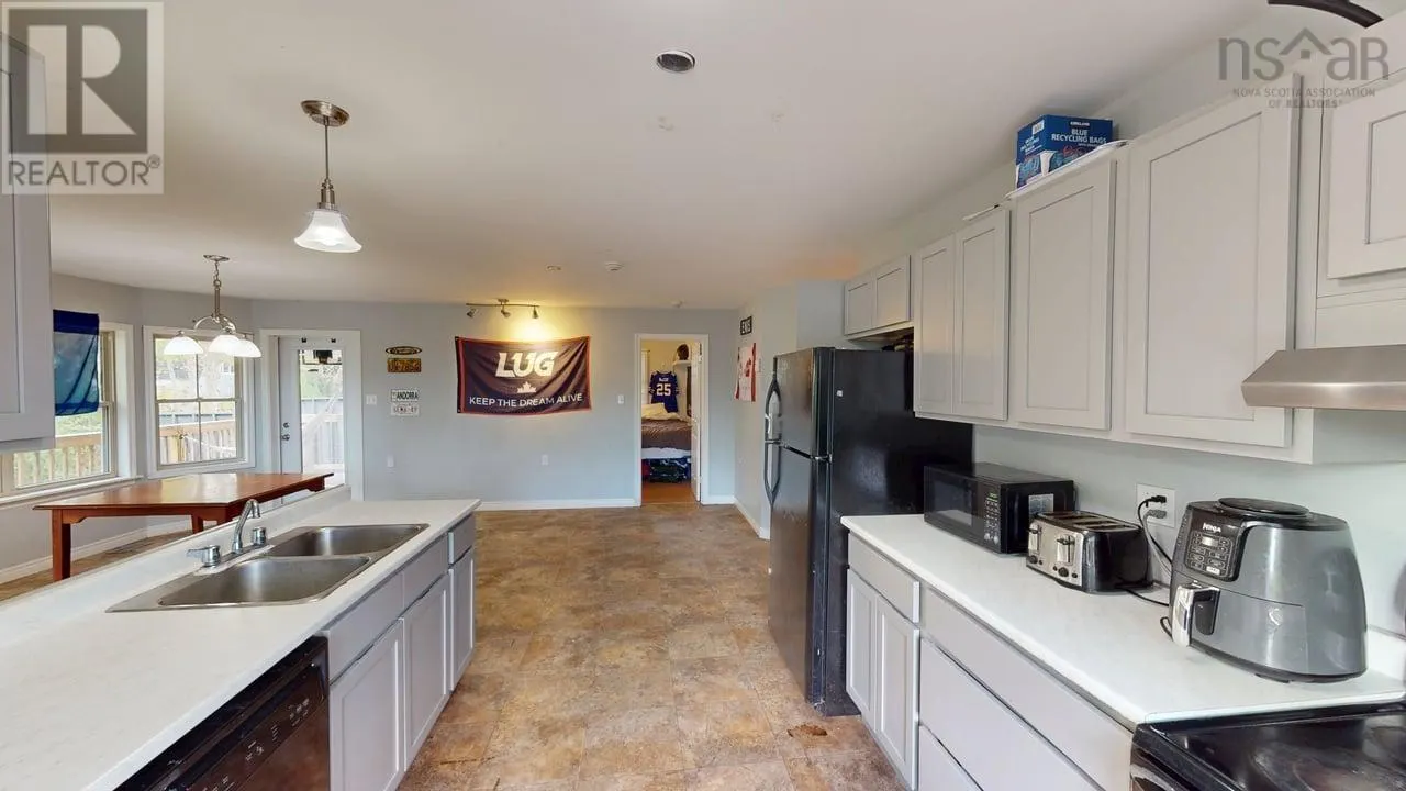 14 Mariner Drive