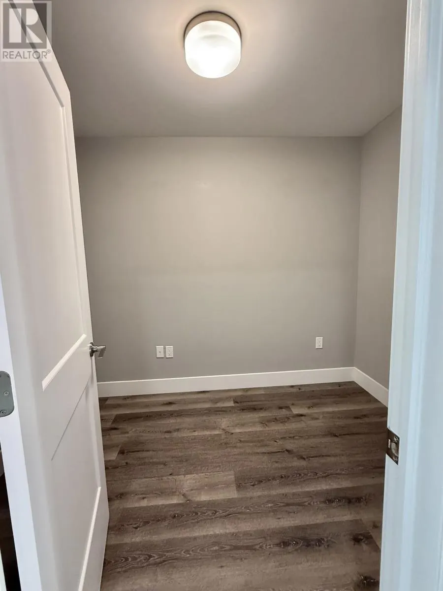 4 12 Harold Court