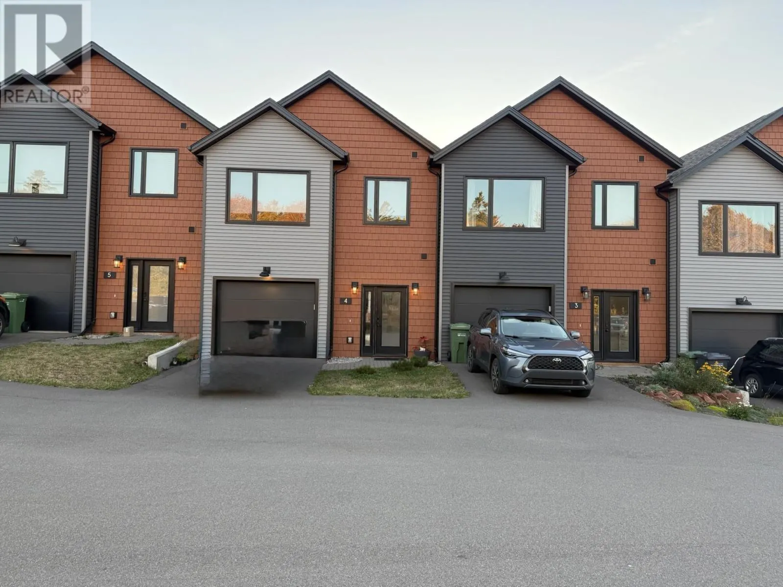 4 12 Harold Court