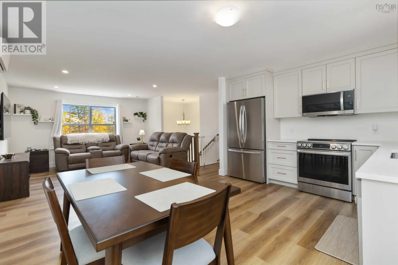 352 East Uniacke Road