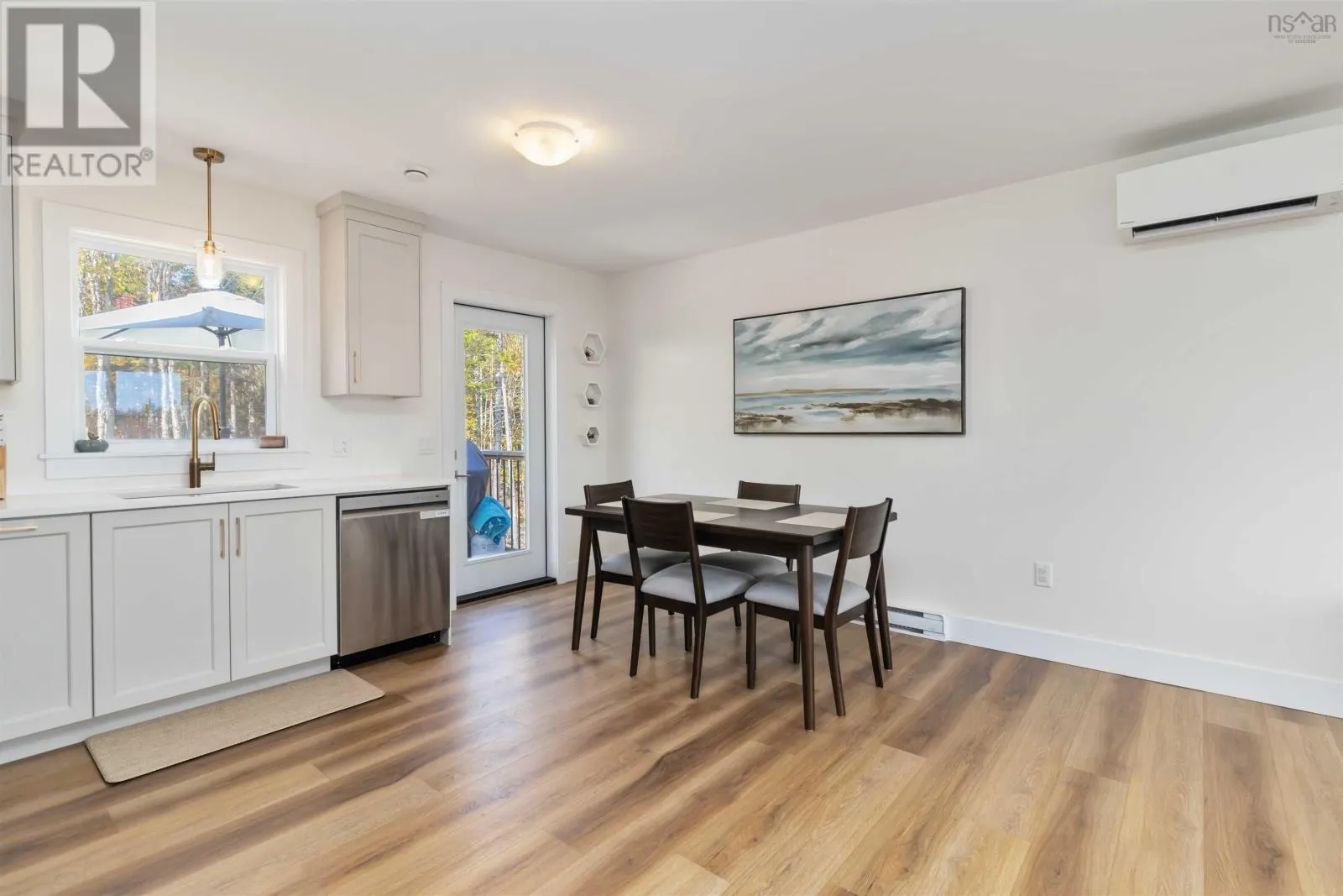 352 East Uniacke Road