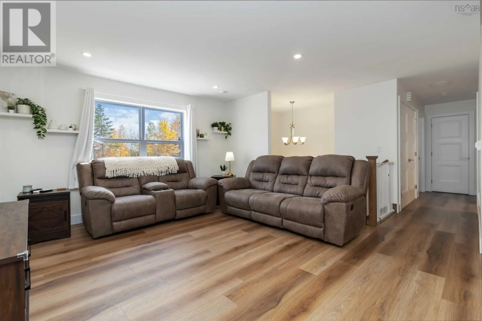 352 East Uniacke Road