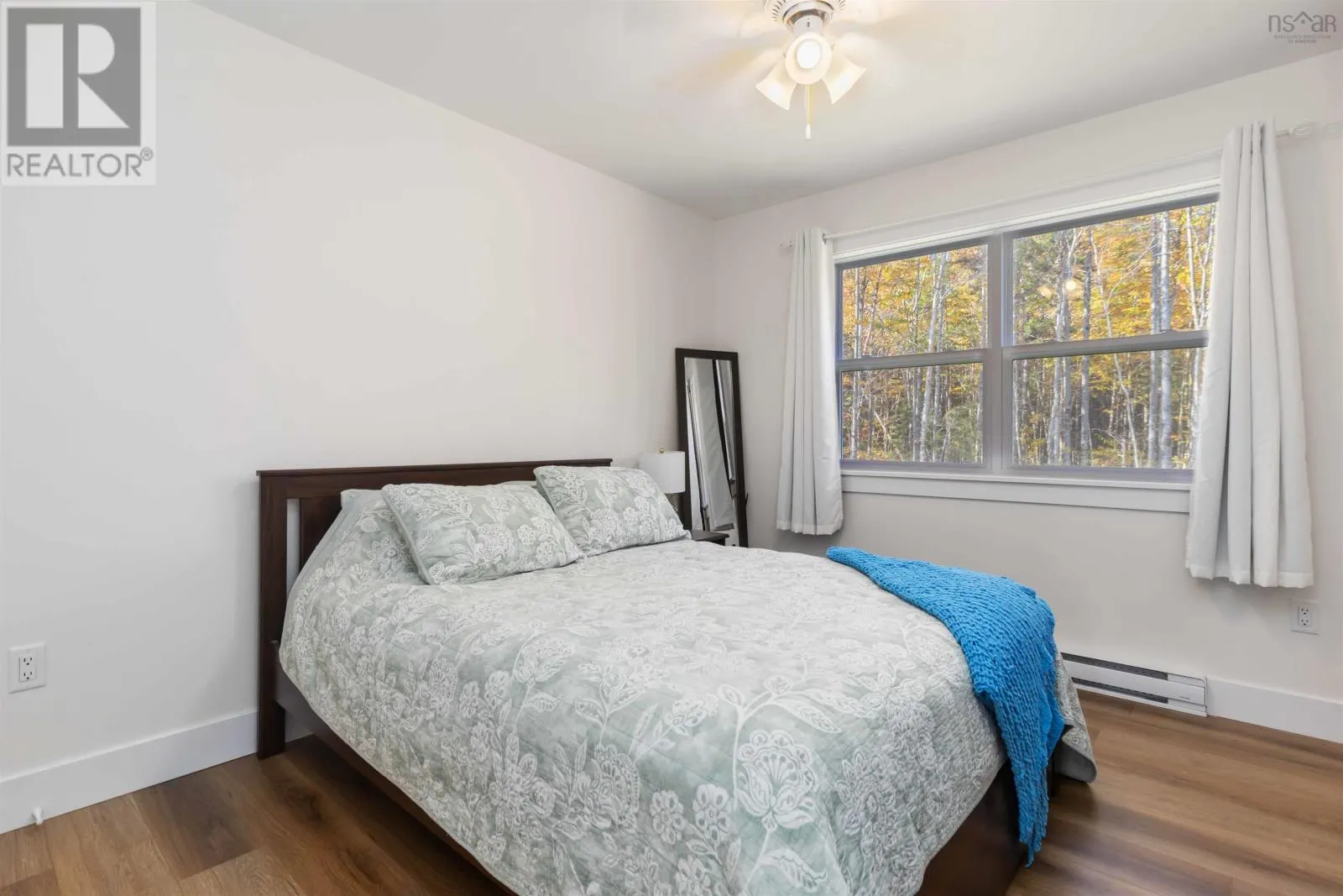 352 East Uniacke Road