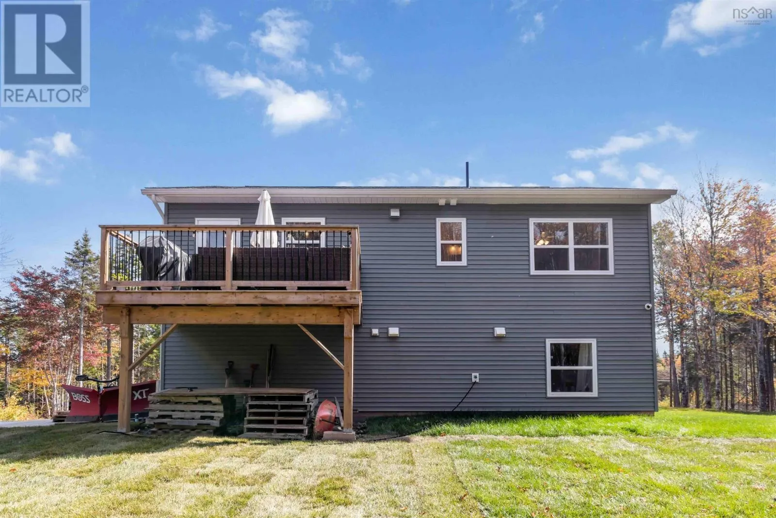 352 East Uniacke Road