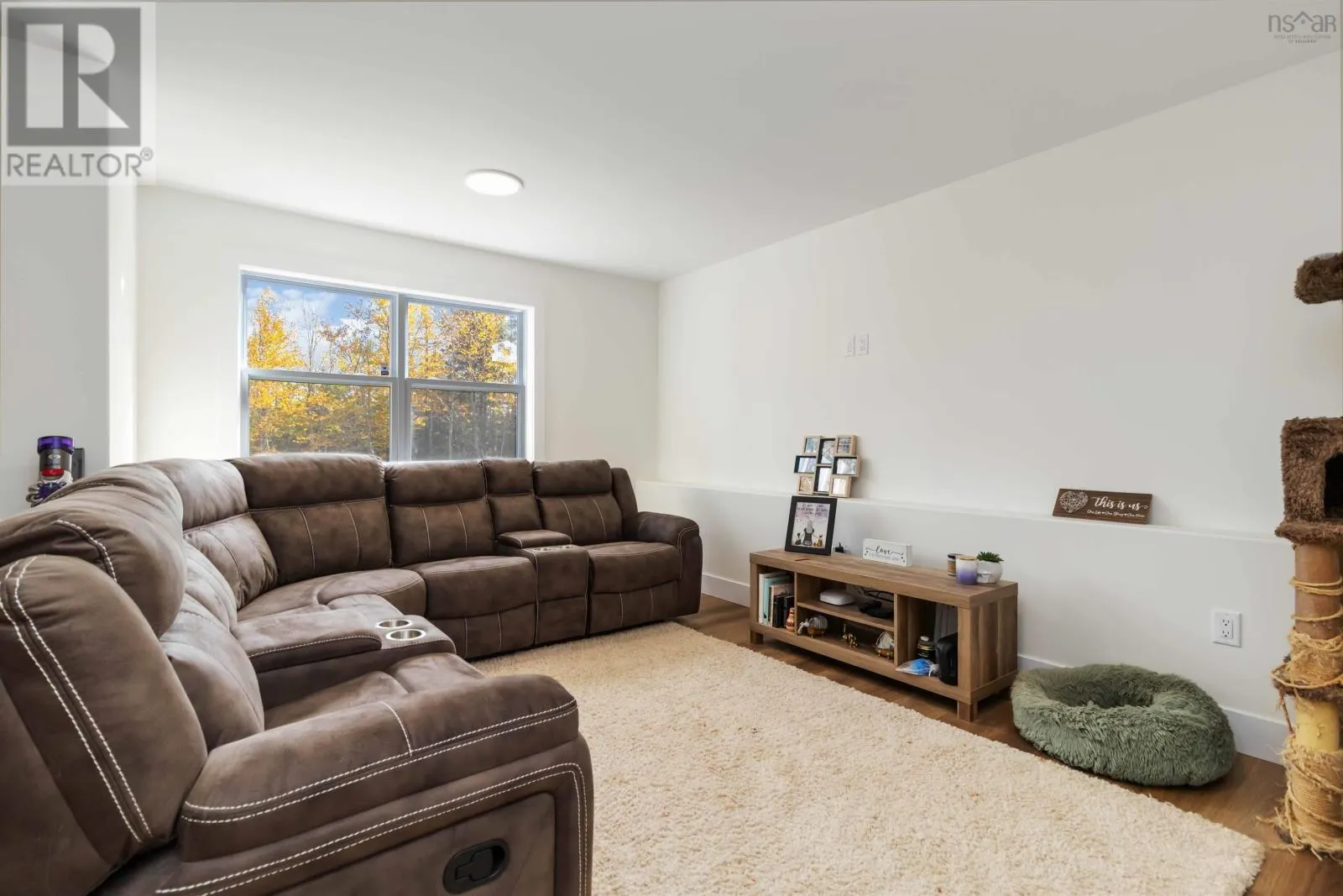 352 East Uniacke Road