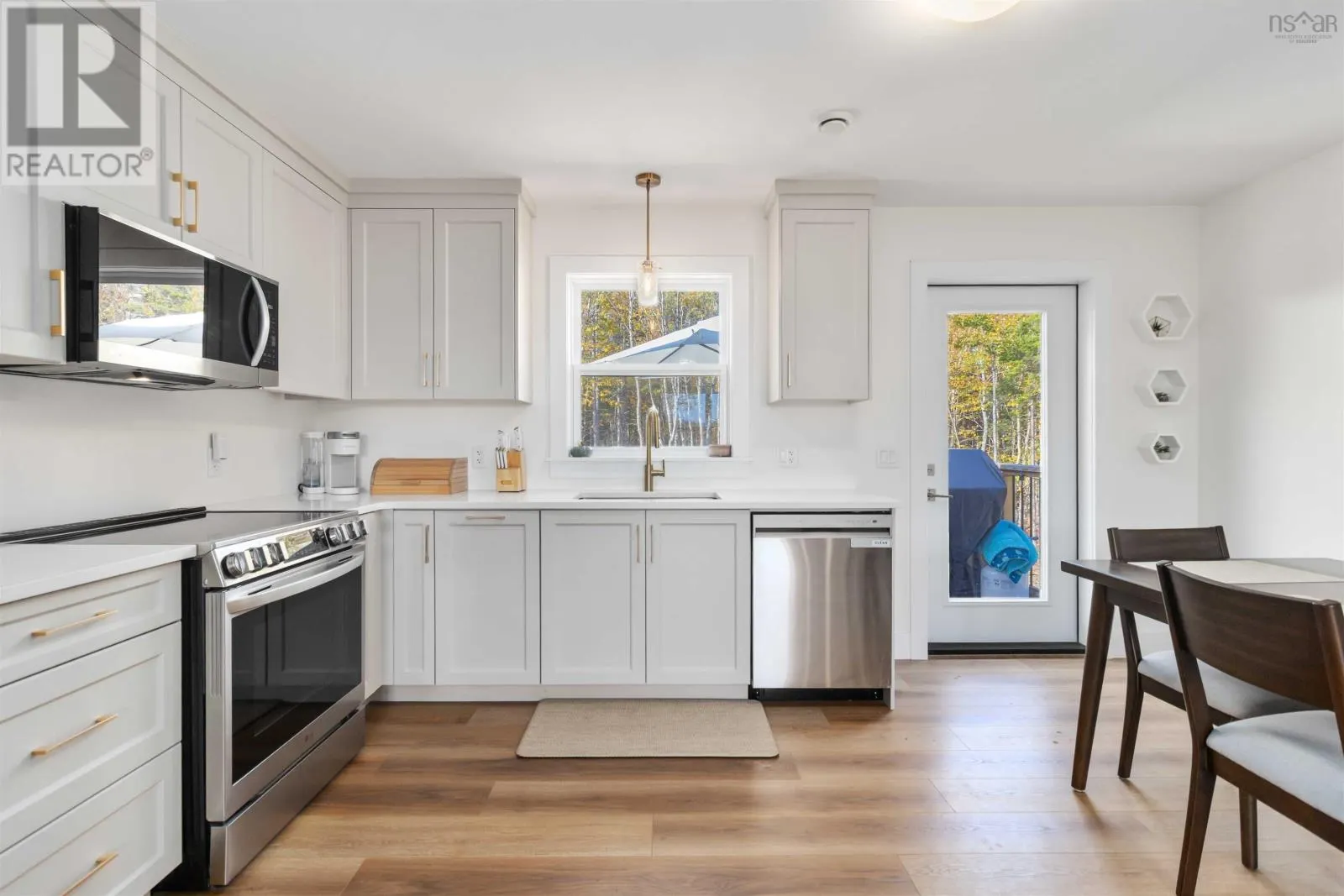 352 East Uniacke Road