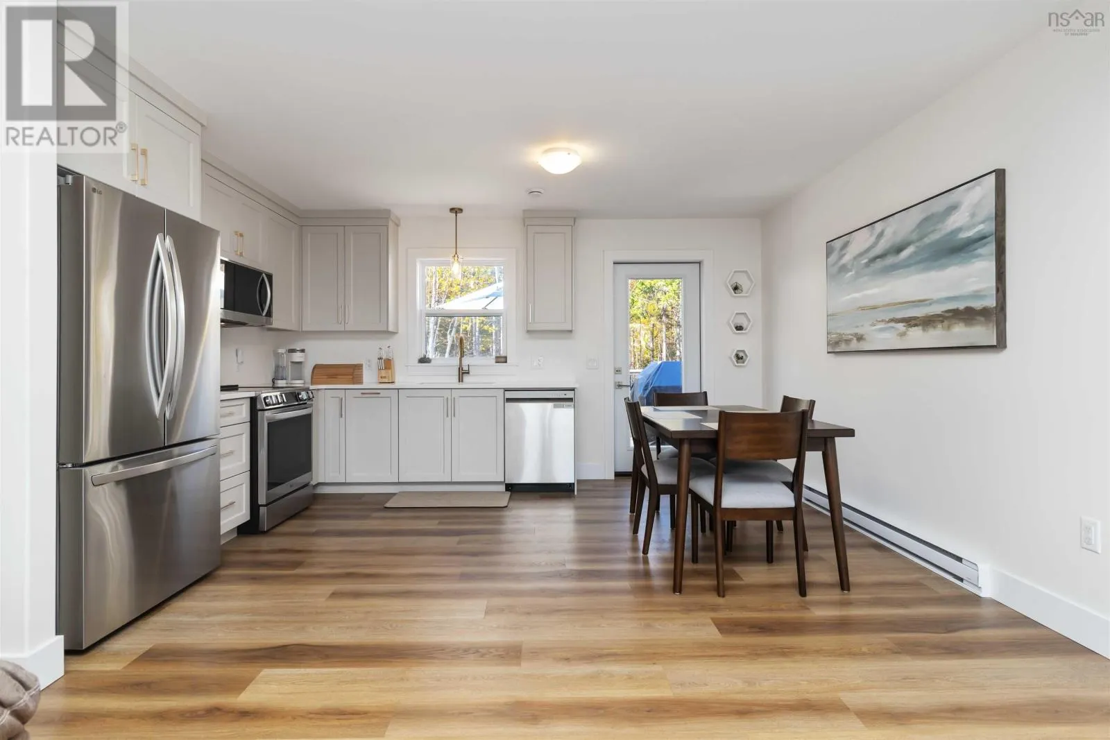 352 East Uniacke Road