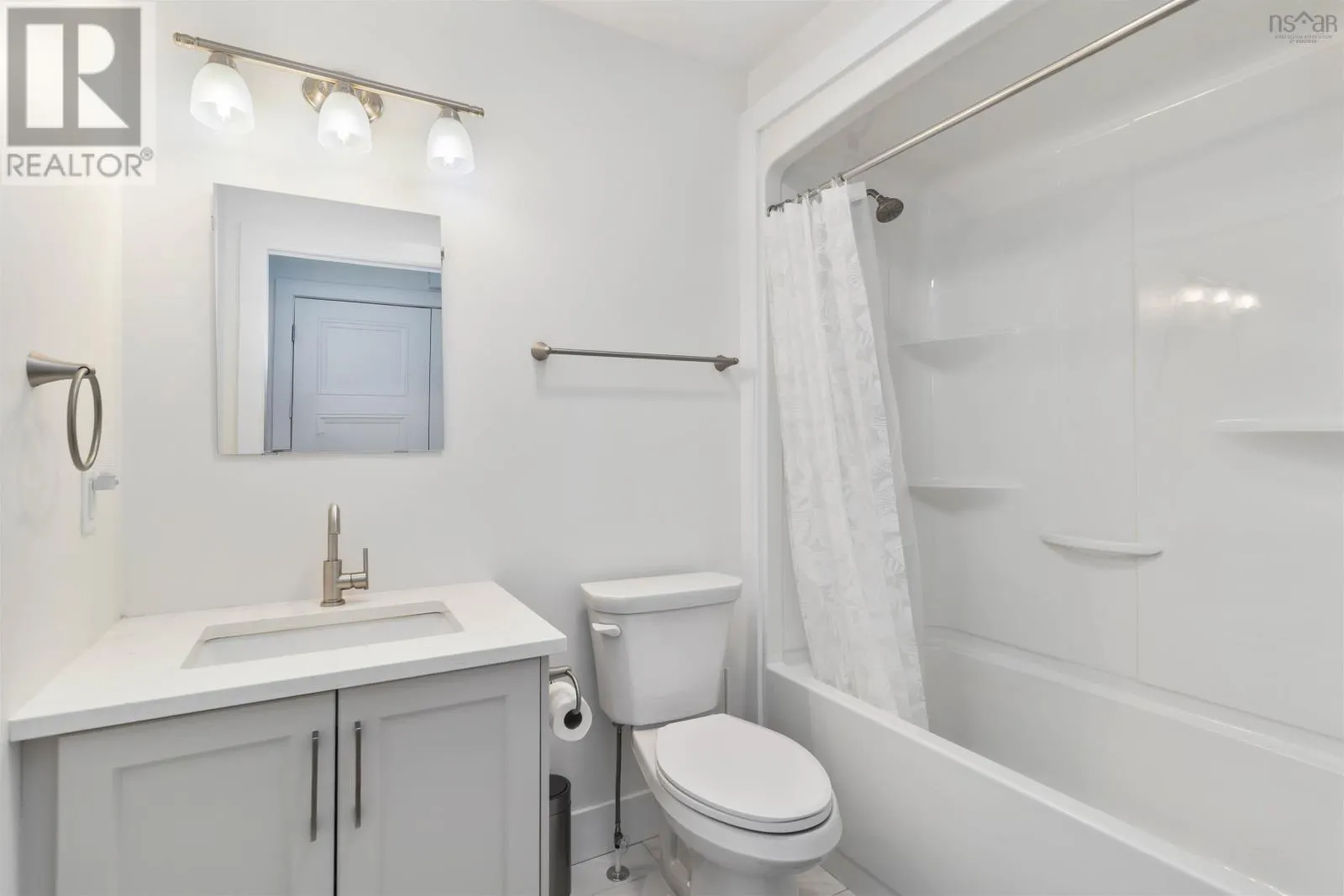 352 East Uniacke Road