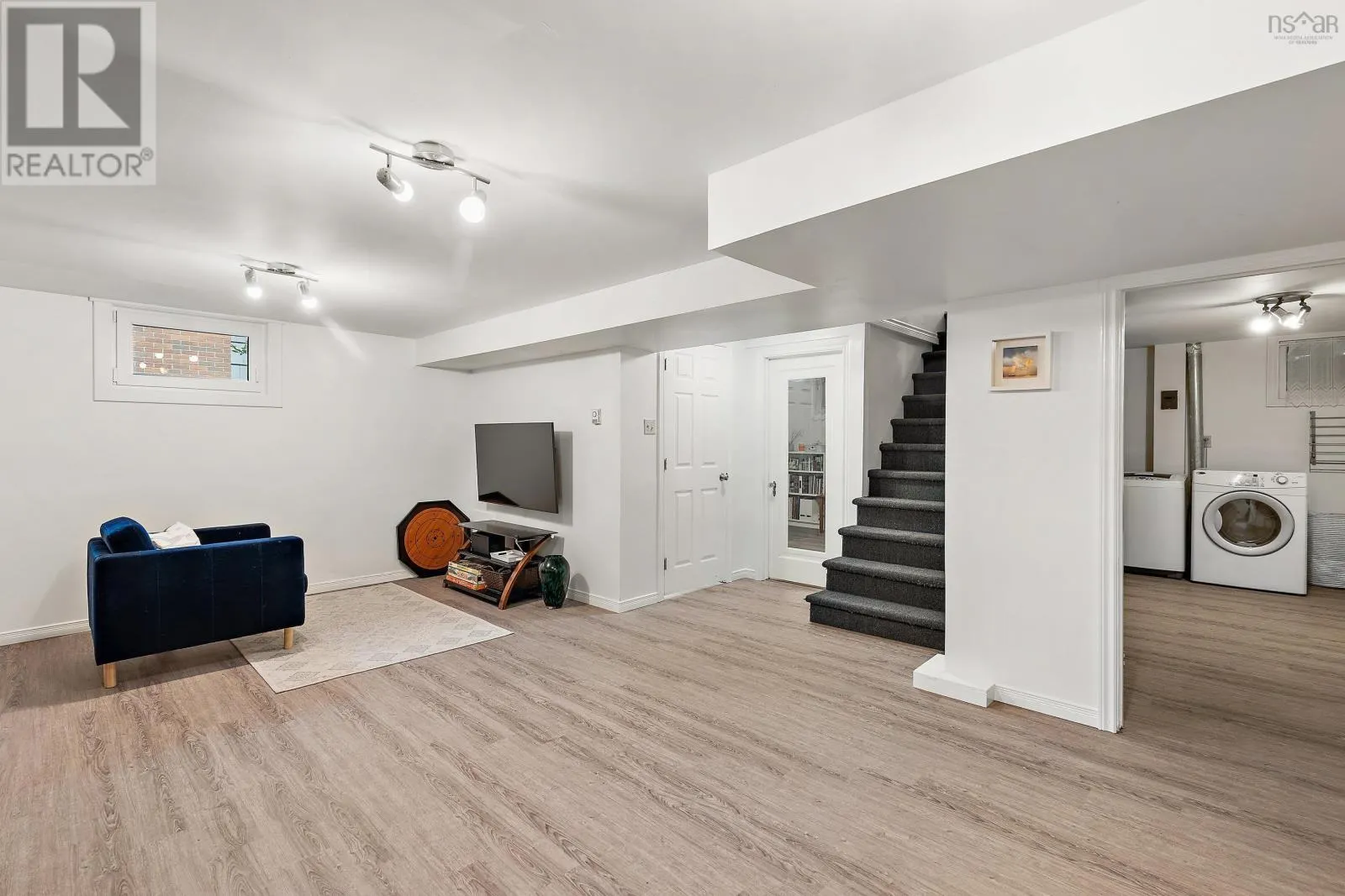 24 Canary Crescent