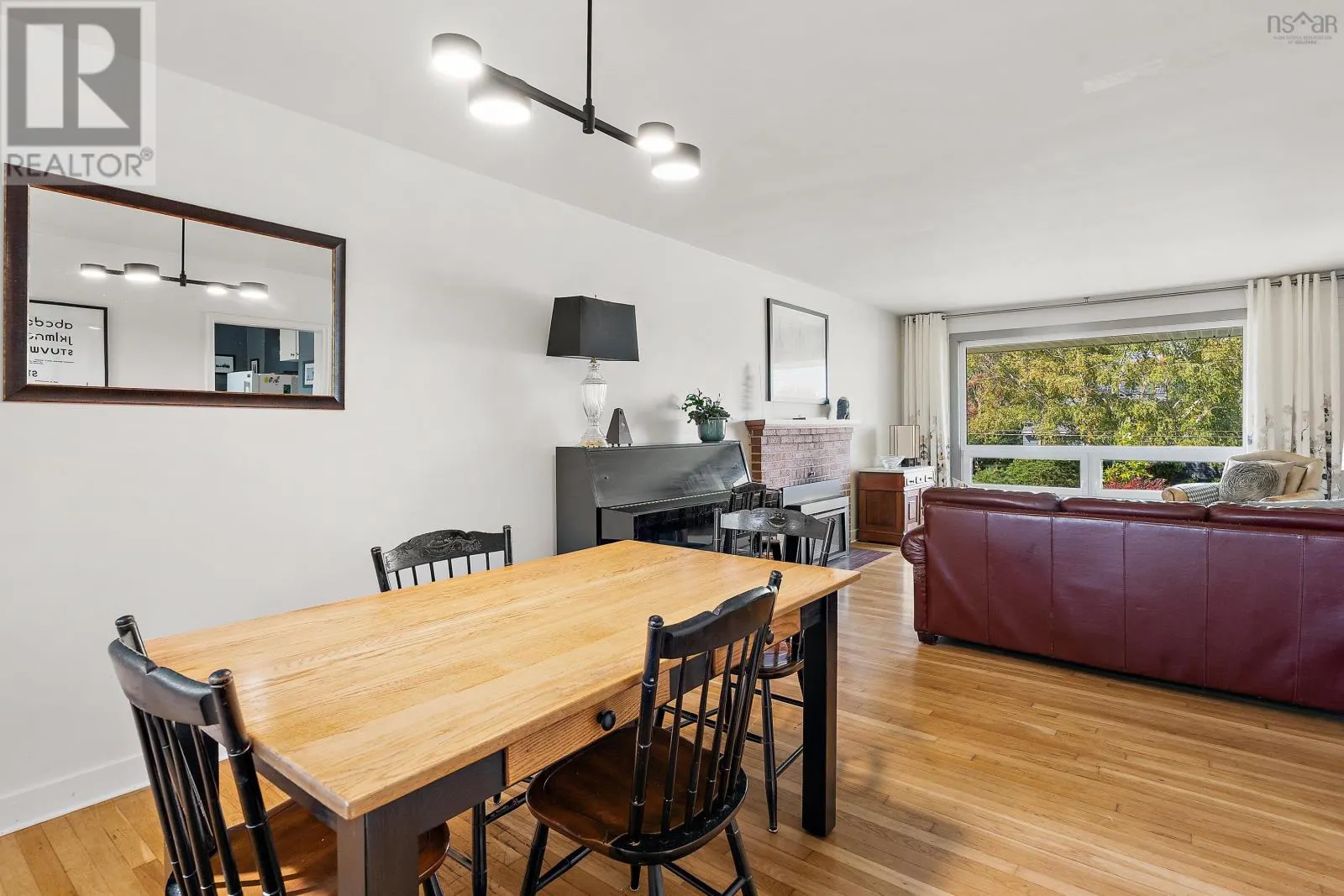 24 Canary Crescent