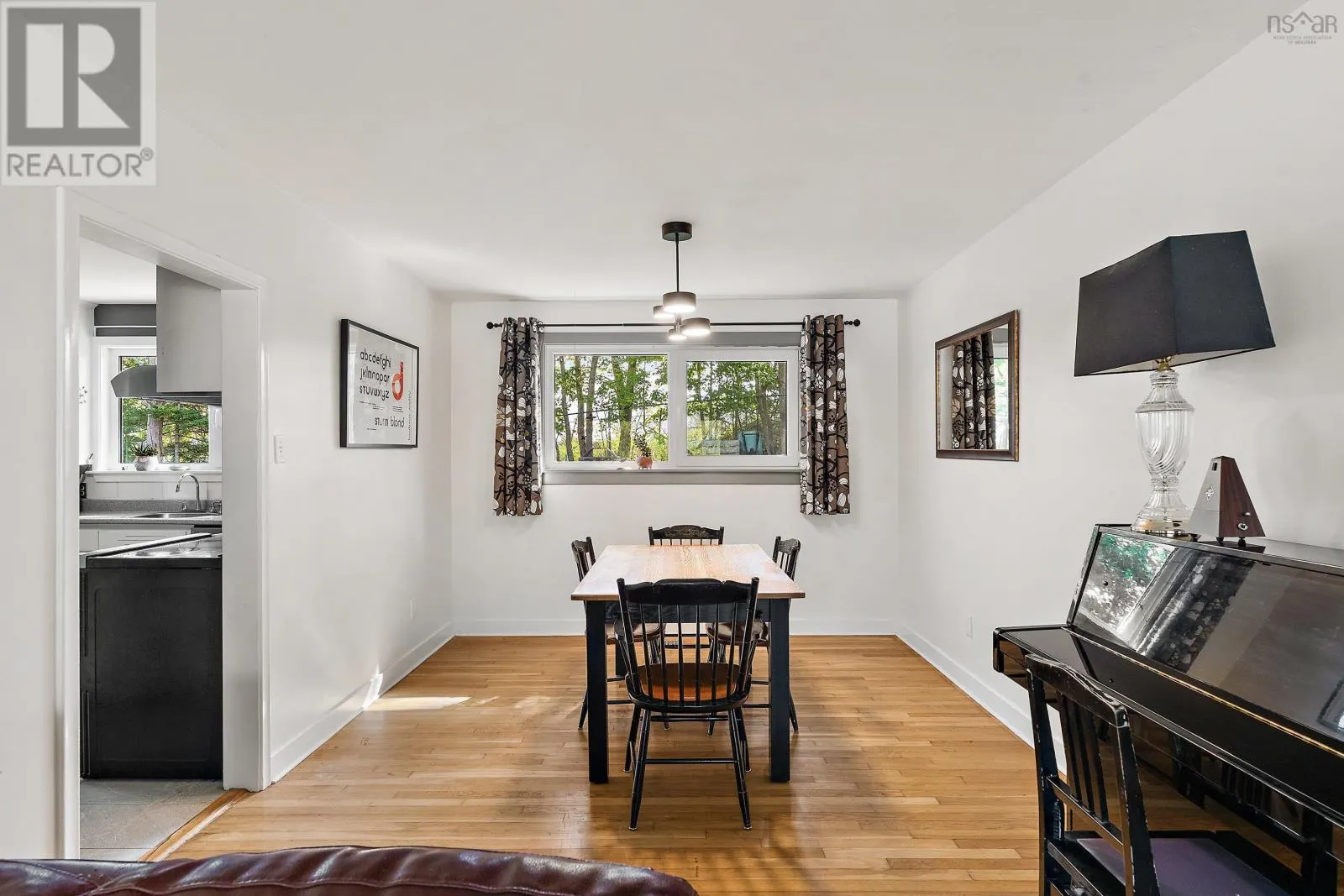 24 Canary Crescent