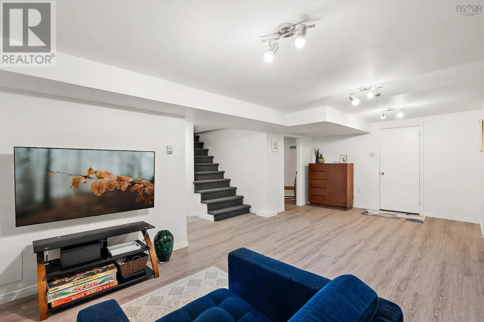 24 Canary Crescent