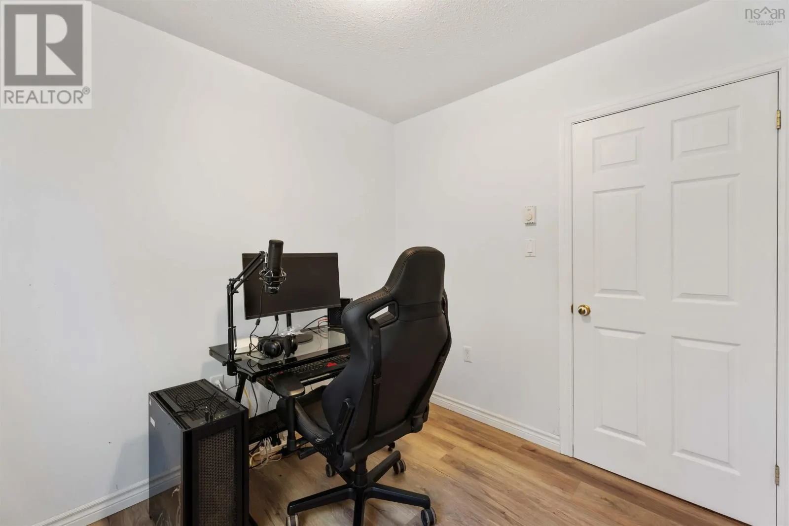 1119 Victoria Road