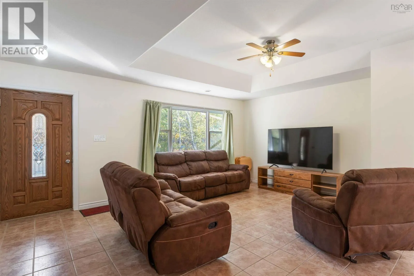 1119 Victoria Road