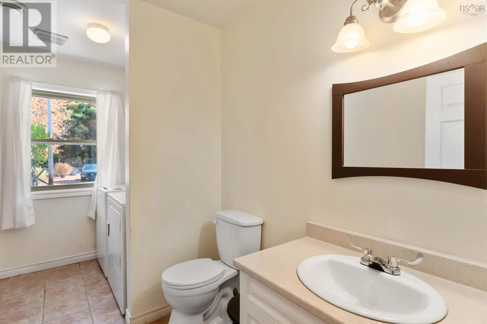 1119 Victoria Road