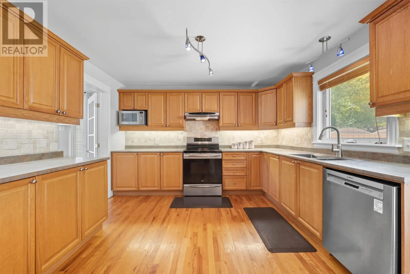 40 GORSEBUD Close