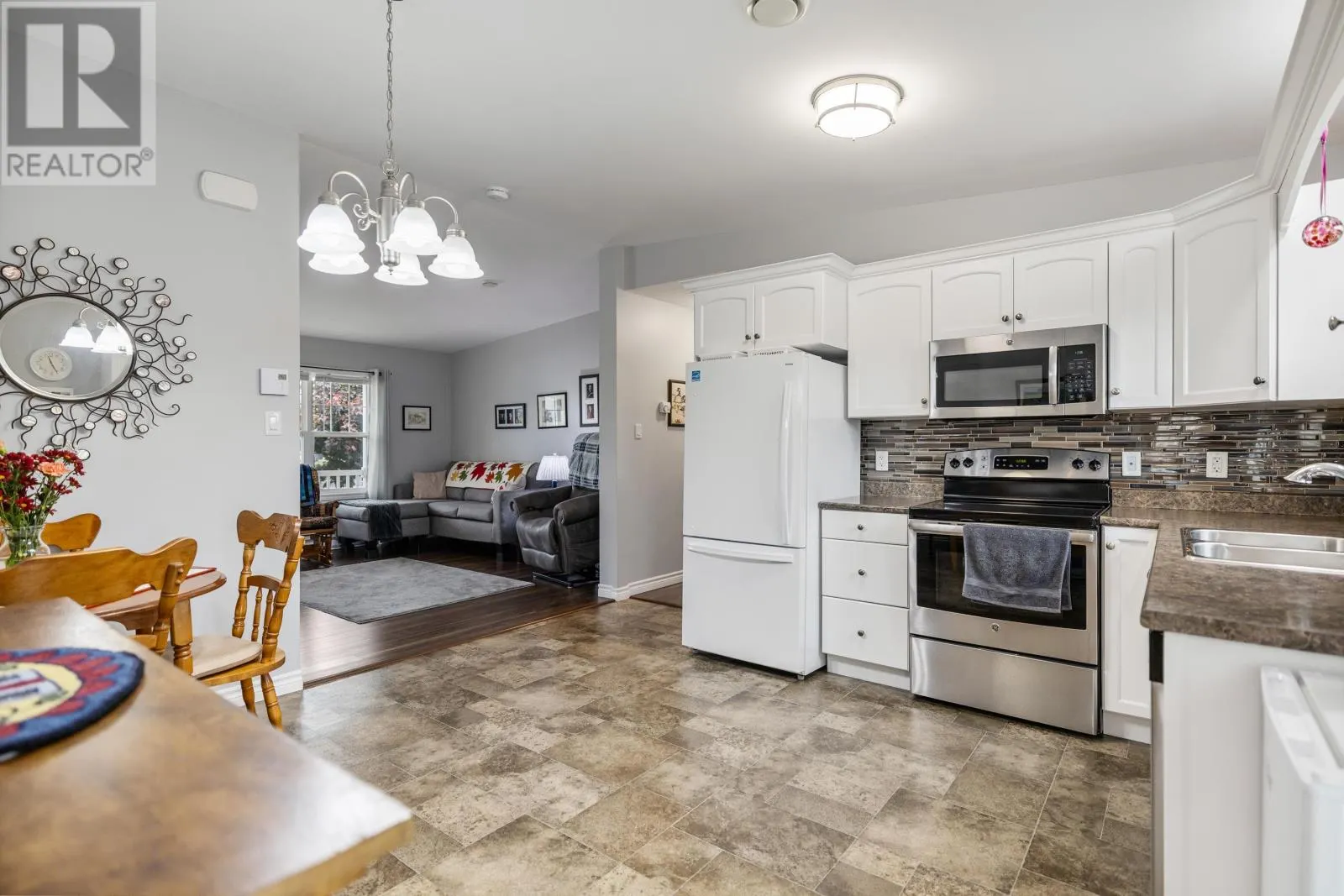 11 Tide View Court