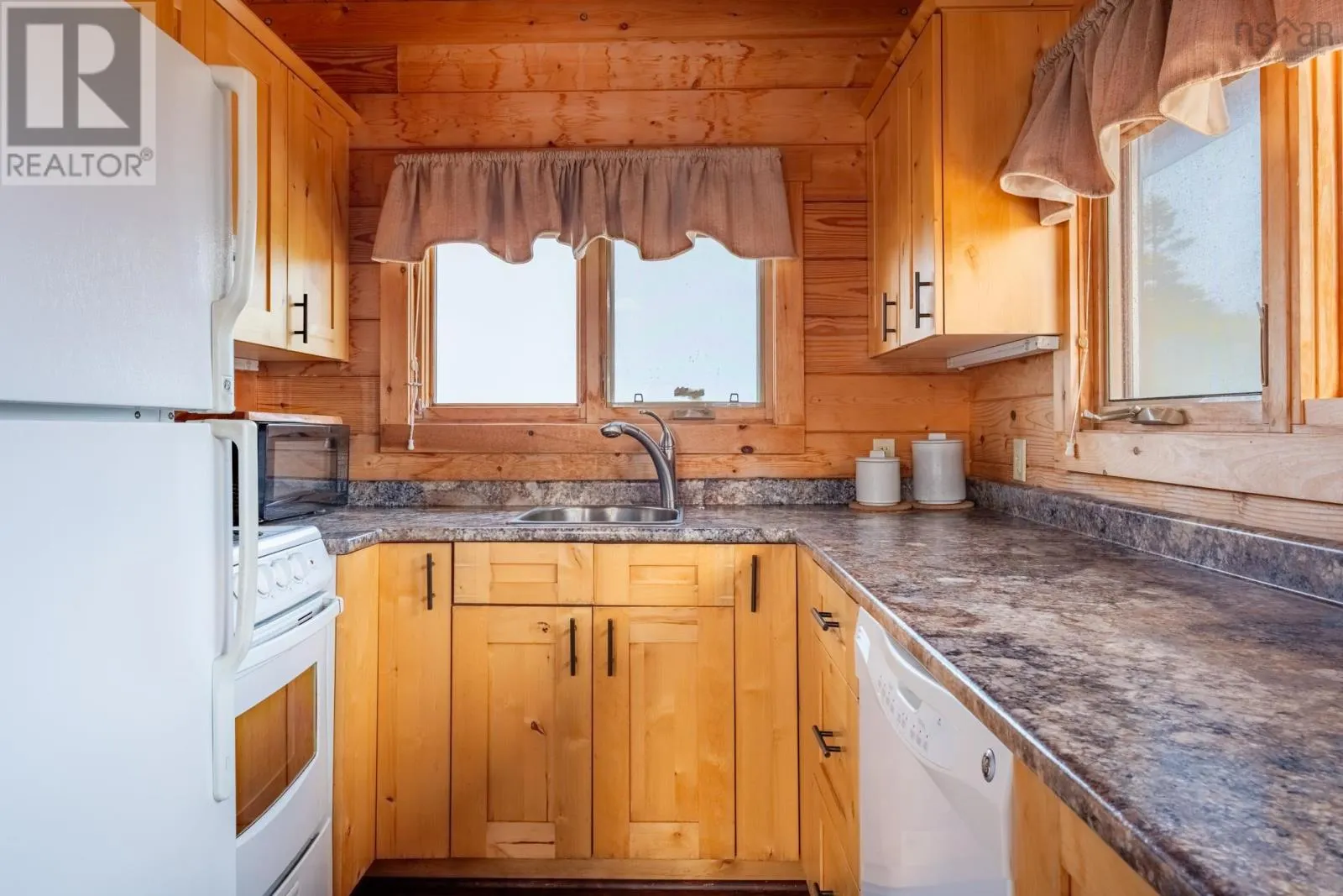 8 Simmons Island|Water Access