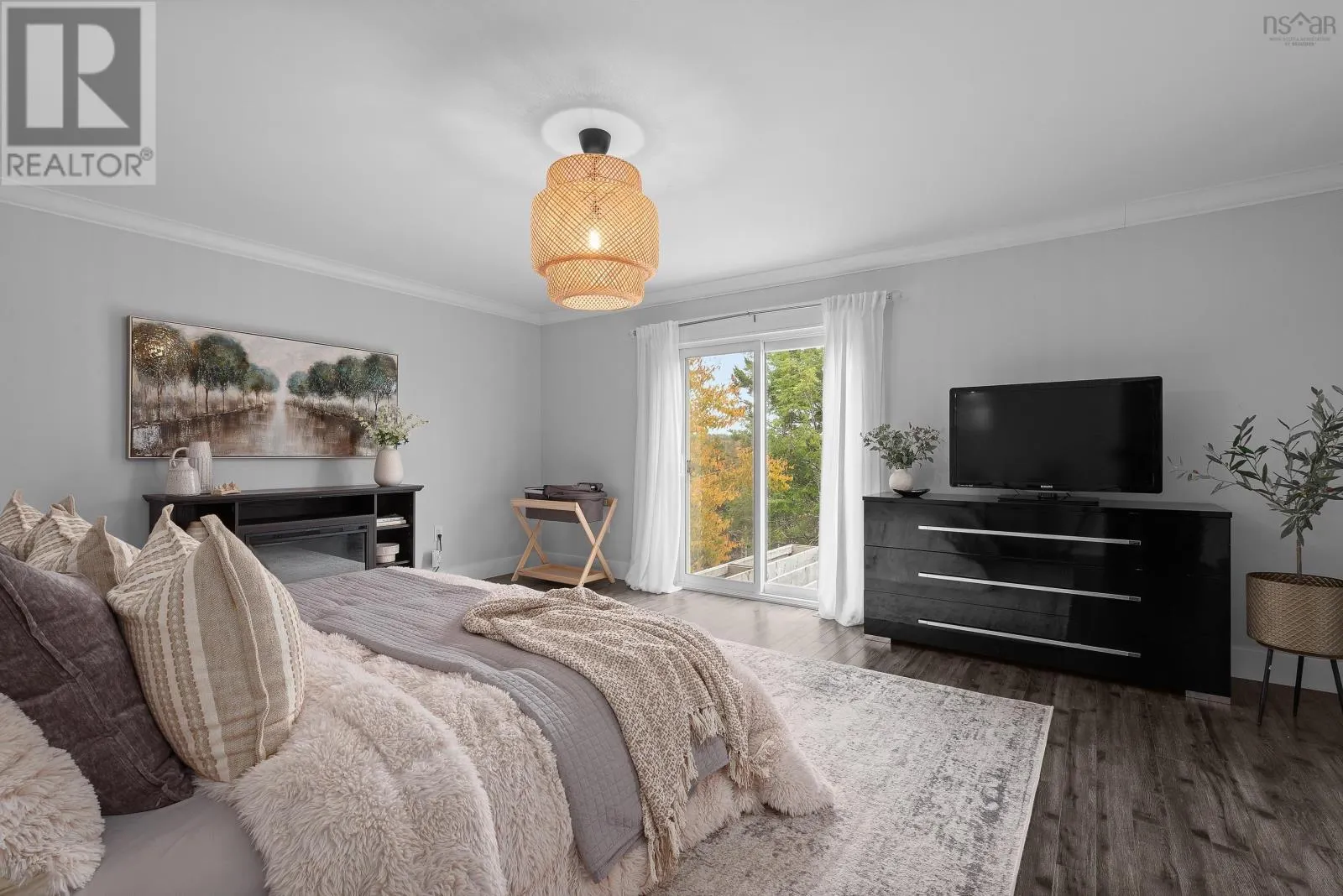 212 Voyageur Way
