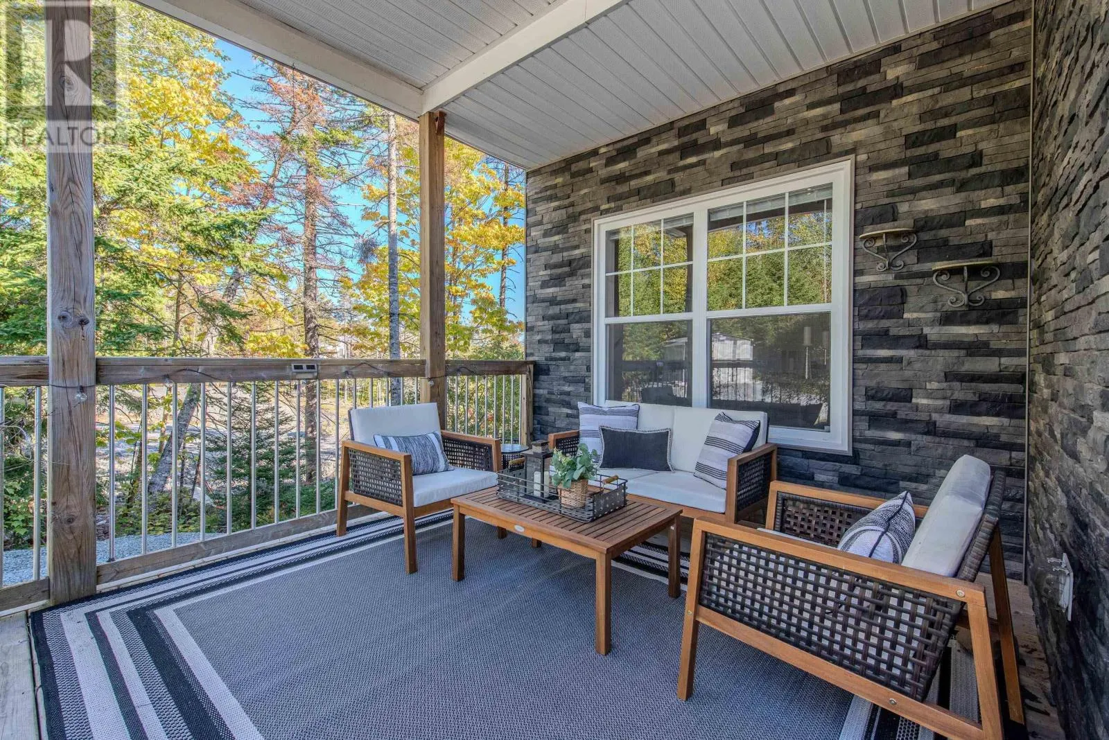 212 Voyageur Way