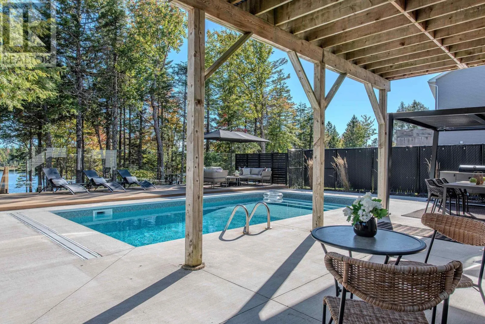 212 Voyageur Way