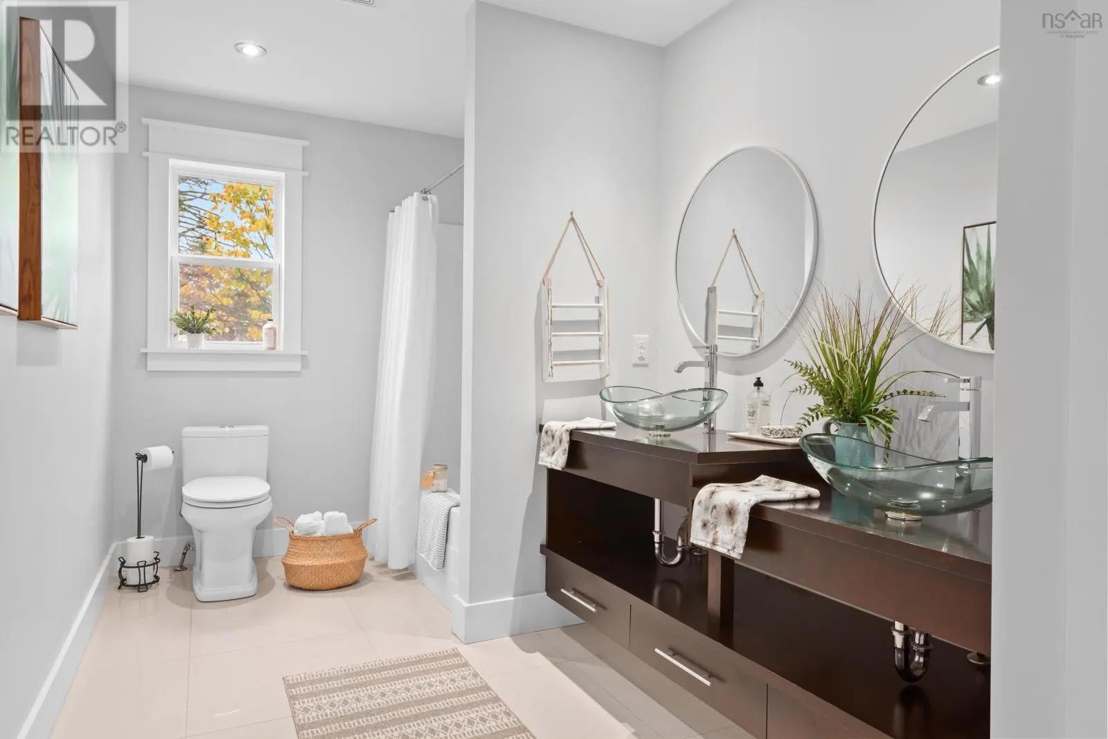 212 Voyageur Way