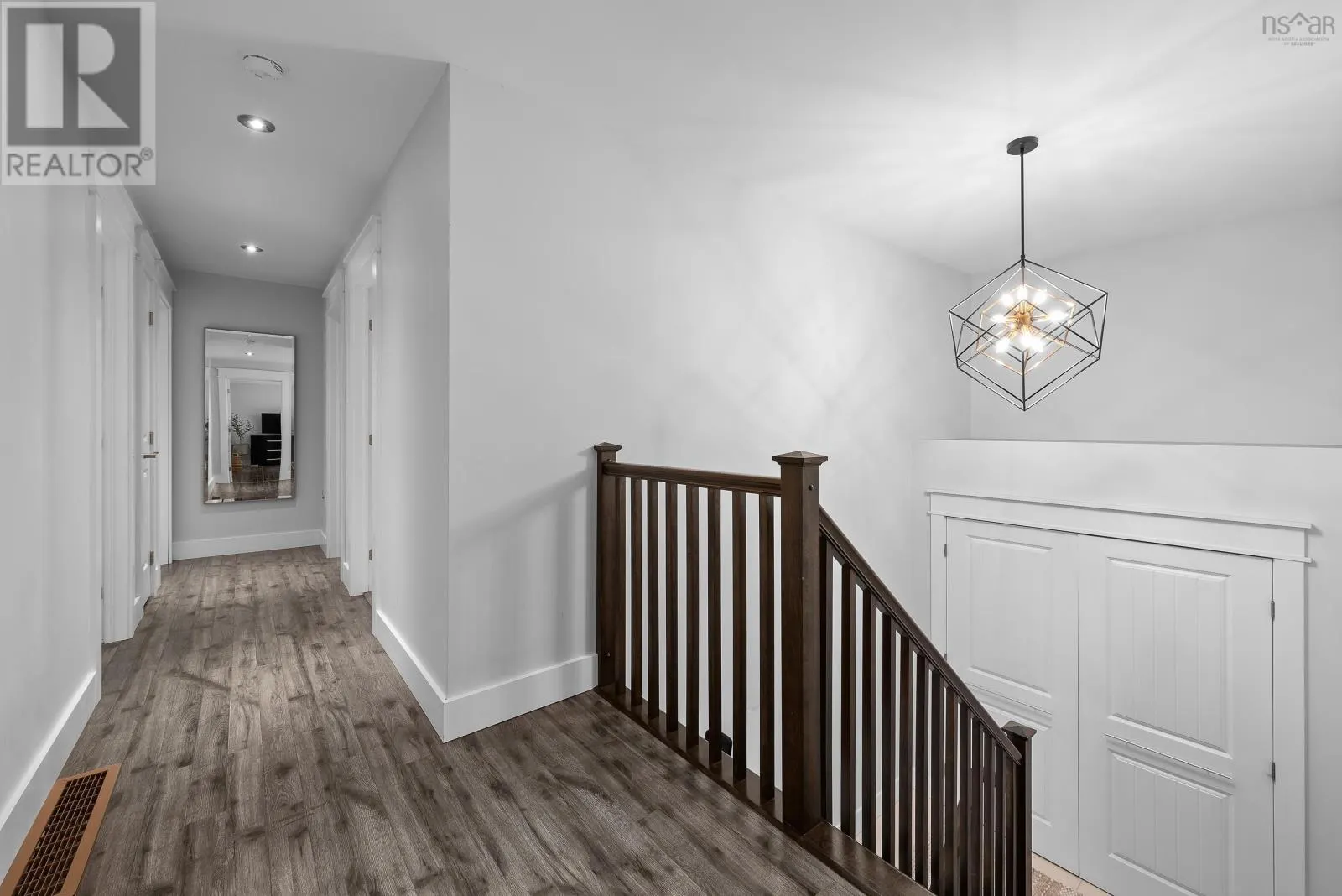 212 Voyageur Way