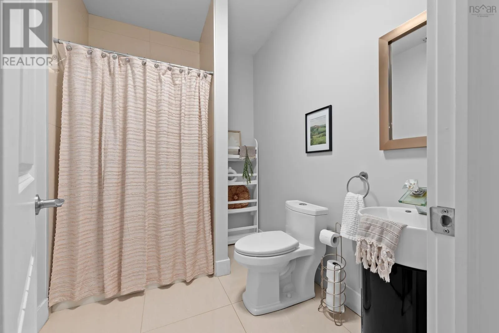 212 Voyageur Way
