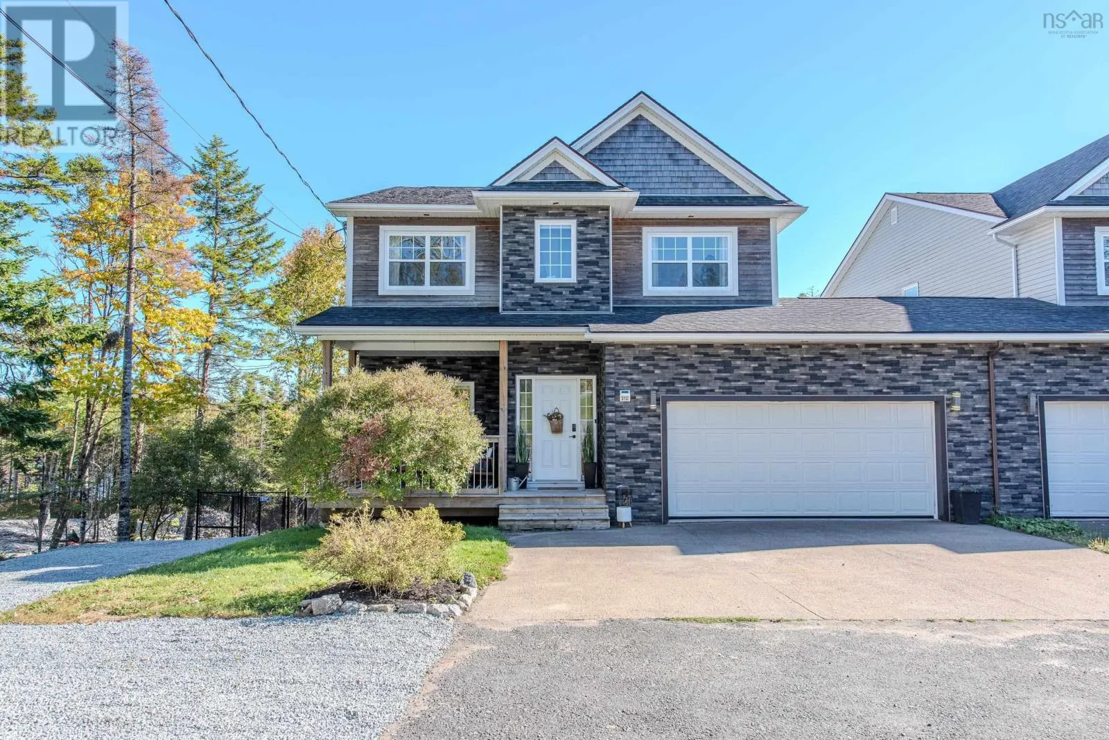 212 Voyageur Way