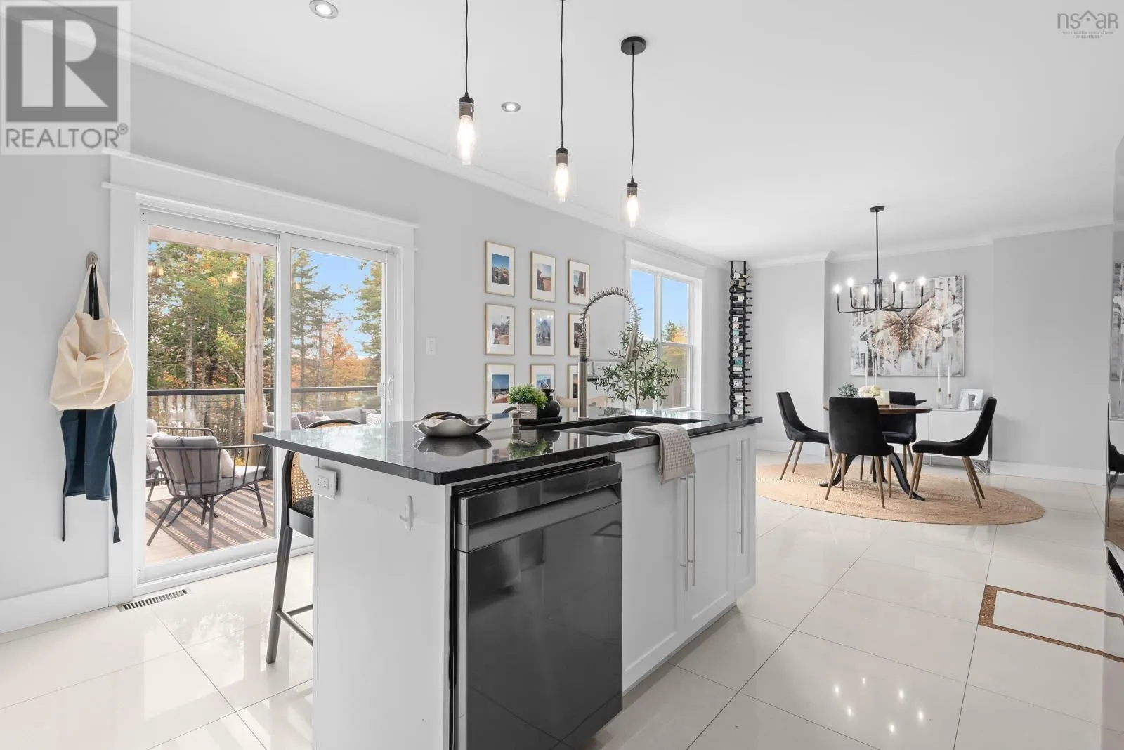212 Voyageur Way